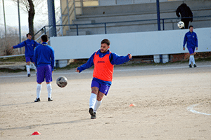 Vídeo con ejercicios de manejo y control de balón para niños en fútbol